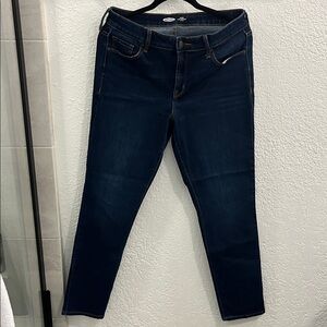 Old Navy Power Slim Straight mid rise